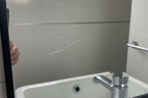 Enlever rayure miroir