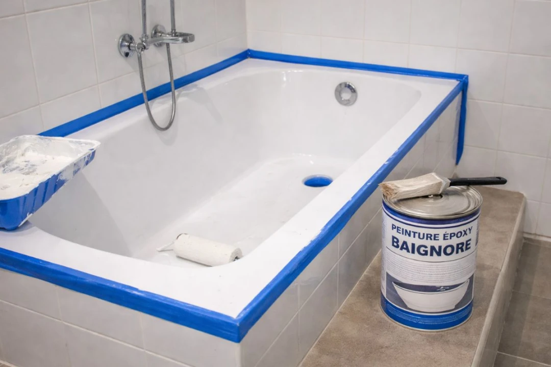 Peindre une baignoire : méthode pour un résultat durable