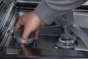 Pourquoi et comment utiliser du sel régénérant pour lave vaisselle ?